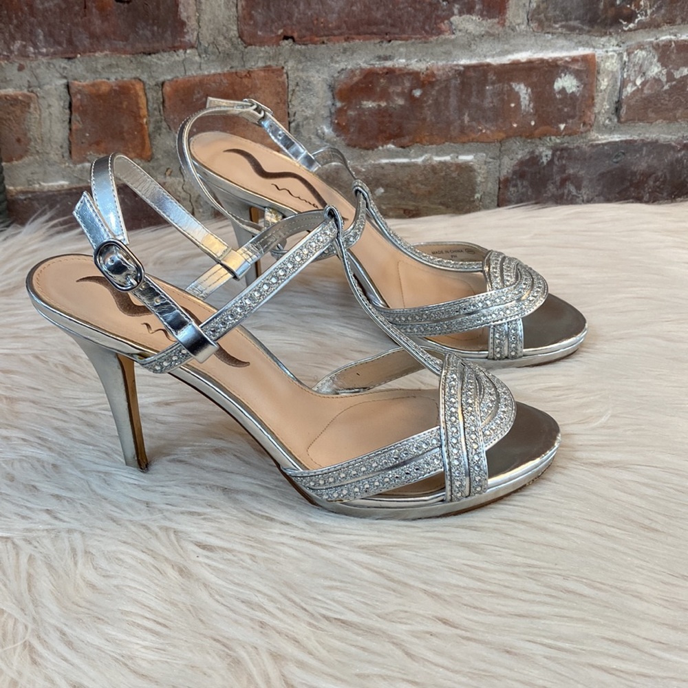 Nina Silver Metallic Platform Heels, Size 9.5M